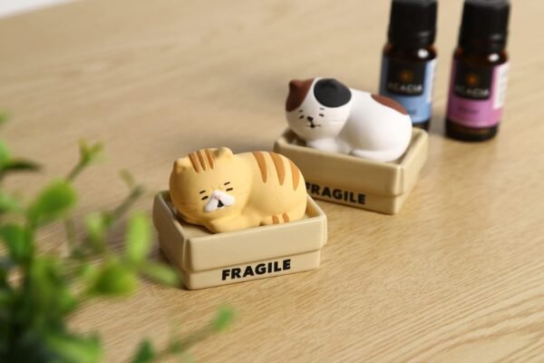 Cute Lucky Cat Aromatherapy Passive Diffuser for Essential Oil Yellow